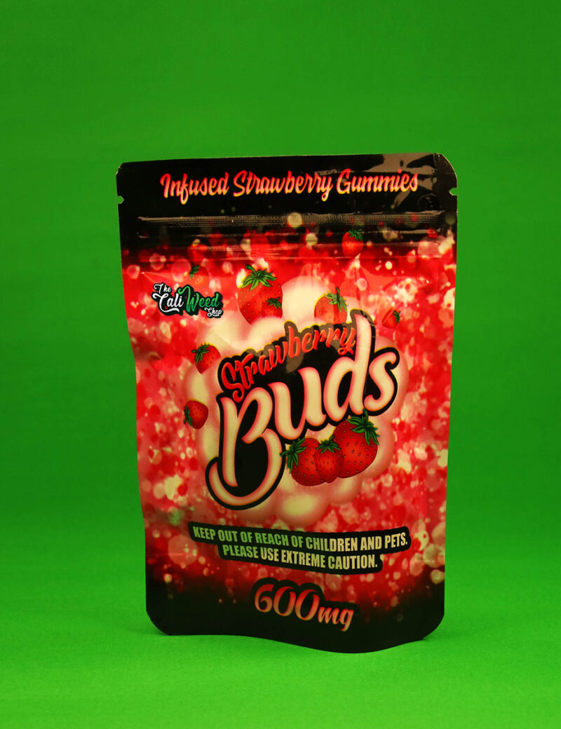 923x1200 Strawberry buds 3